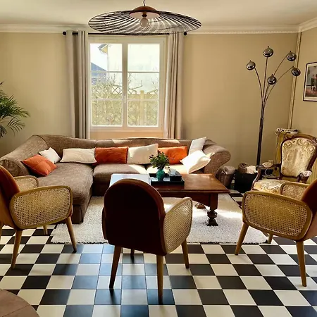Grande Maison à - 10 Pers. * Mulsanne